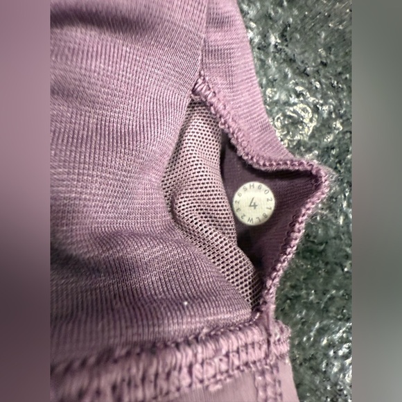 Lululemon Energy High-Neck Longline Bra, size 4, medium support. Like-new - Picture 4 of 6